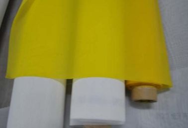 中国 黄色1.15-3.6mの幅の100%のポリエステル絹のボルトで固定する布の平織り サプライヤー
